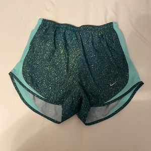 VGUC womens size medium Nike tempo shorts
